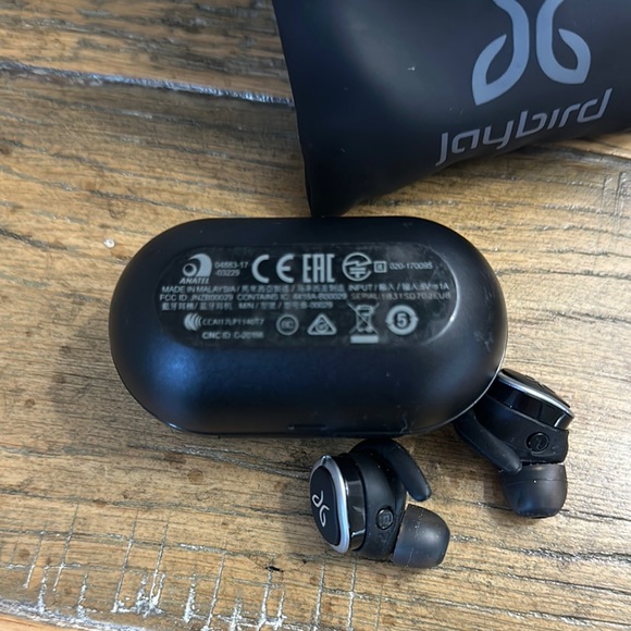 Jaybird Black Wireless Earbuds - Picture 6 of 7